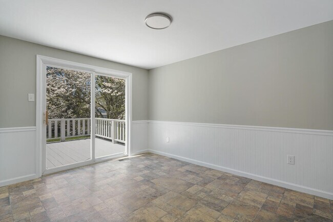 Building Photo - 710 S Washington St