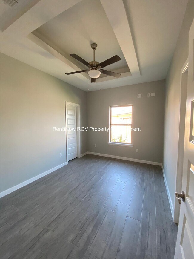 Building Photo - 2206 Liverpool Dr