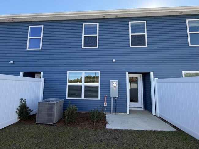 Building Photo - 105 S Grassland Rd