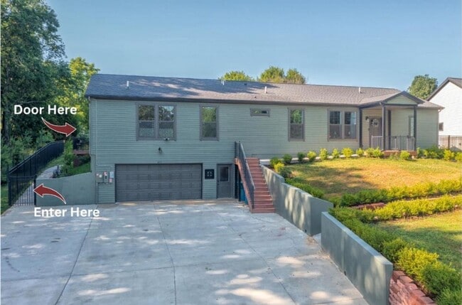 Building Photo - 497 W Center St