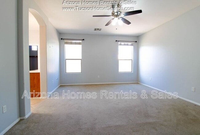 Building Photo - 732 West Camino Tunera