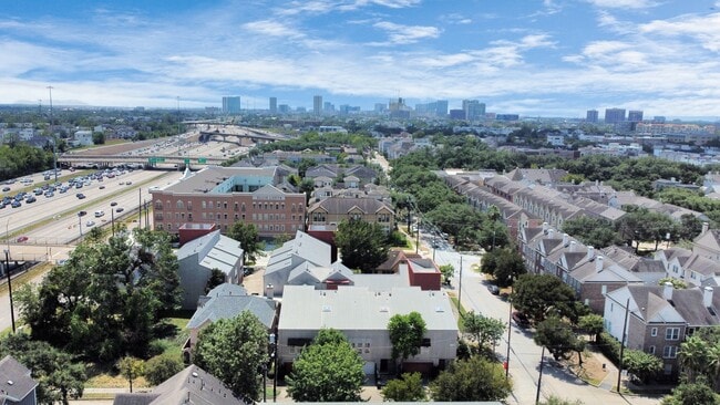 Building Photo - 1806 Drew St