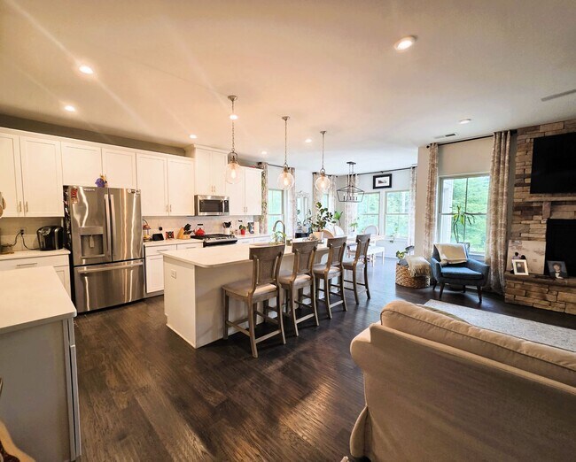 Building Photo - Executive home in Tarrington Subdivision on quiet cul-de-sac lot.