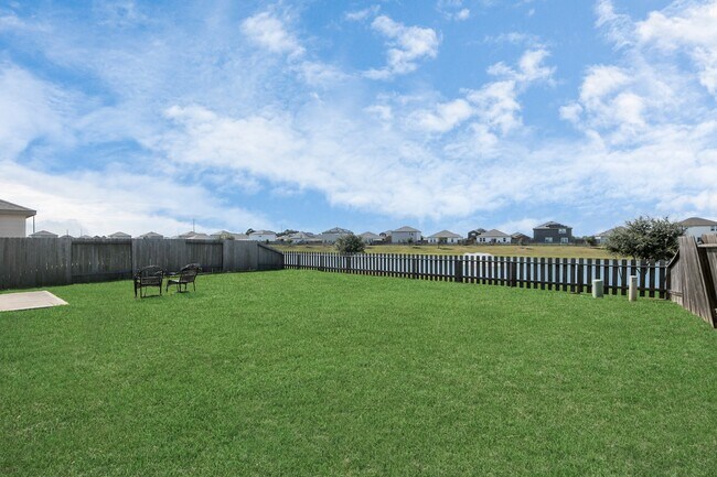 Building Photo - 4830 Highland Spgs Dr