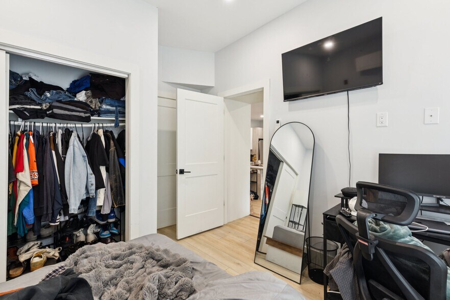 Building Photo - 3849 Lancaster Ave