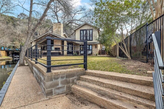 Building Photo - 6702 Elfland Dr