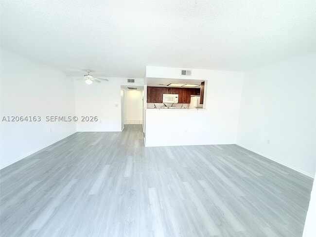 Building Photo - 3212 Coral Lake Dr