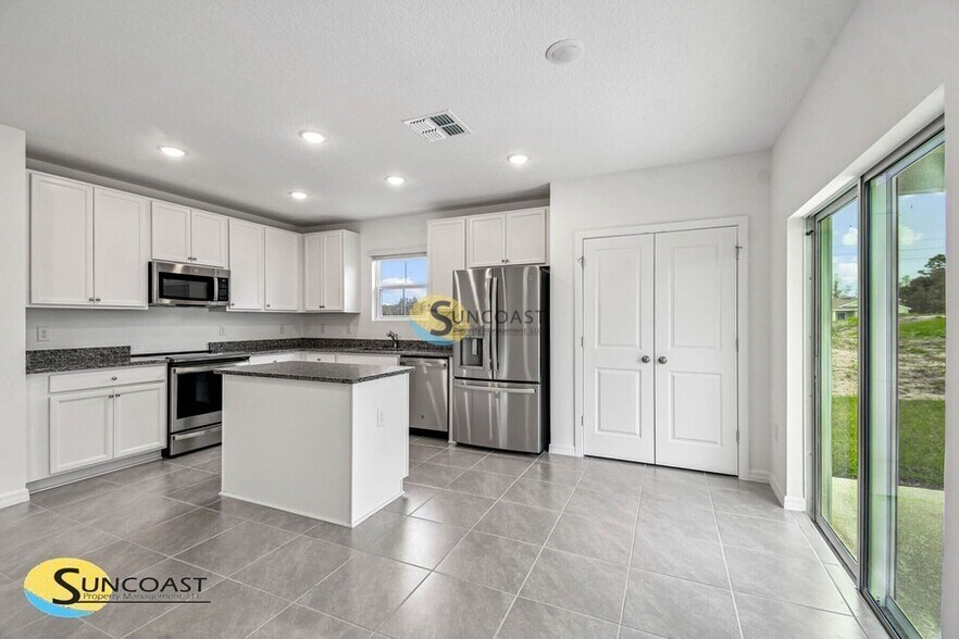 Building Photo - 8271 N Wakefield Dr