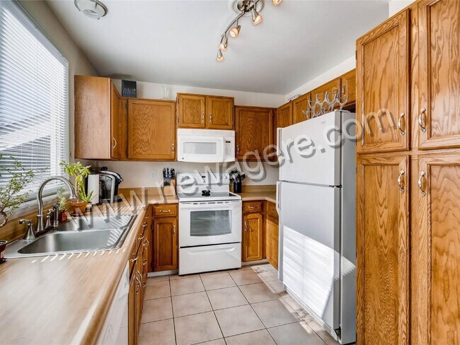 Building Photo - GORGEOUS Renovated Home in Cherry Creek Sc...