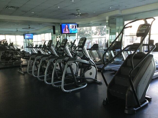 Building Photo - 38 E Serene Ave