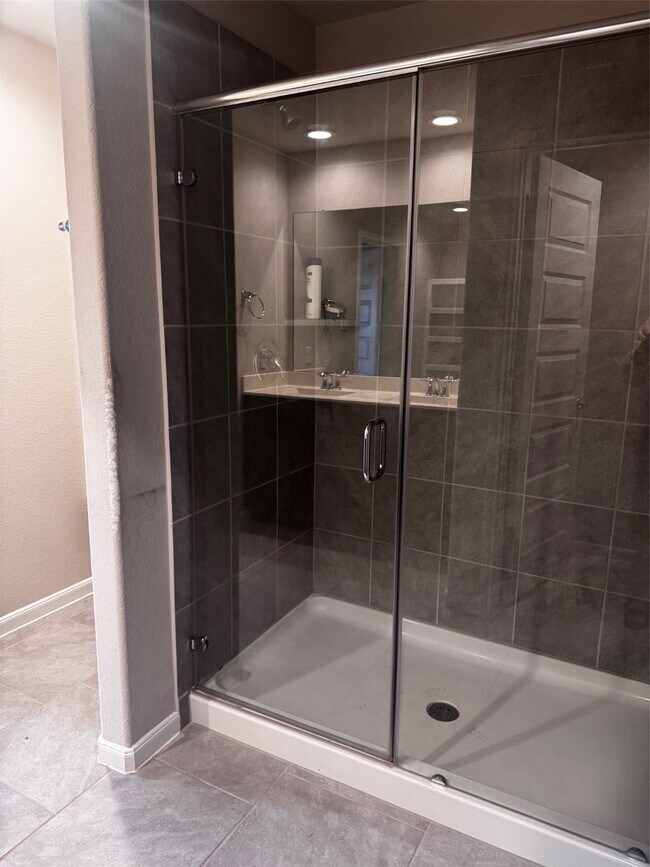 Building Photo - 5515 Russett Bay Ct