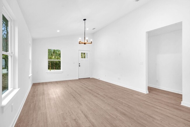 Building Photo - 964 W 9th St