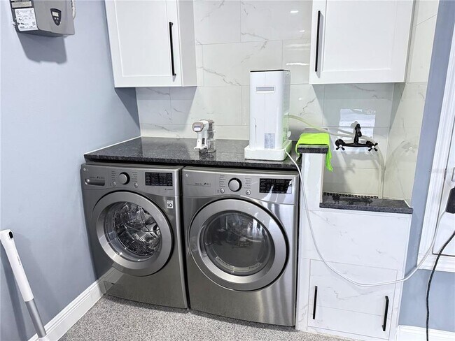 Building Photo - 128 Sandalwood Dr