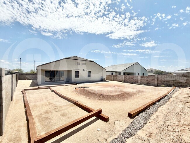 Building Photo - 30932 W Verde Ln