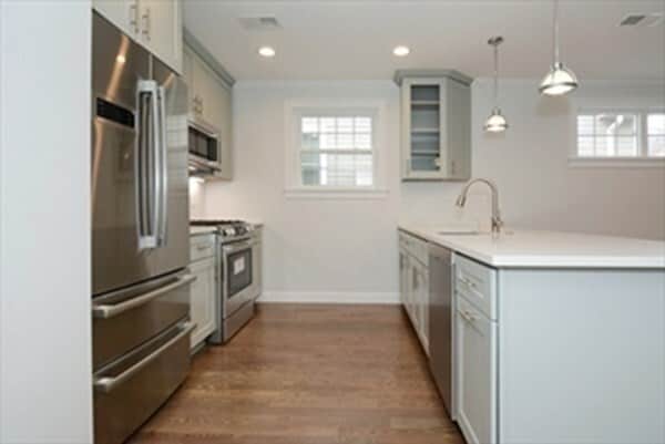 Building Photo - 47 Leyden St
