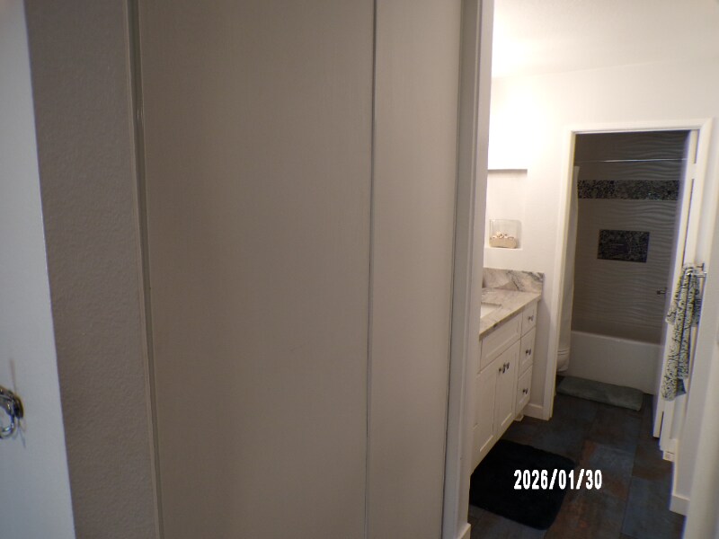 Building Photo - 1621 Hotel Cir S