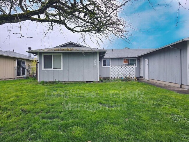 Primary Photo - 2601 18th Ave SE