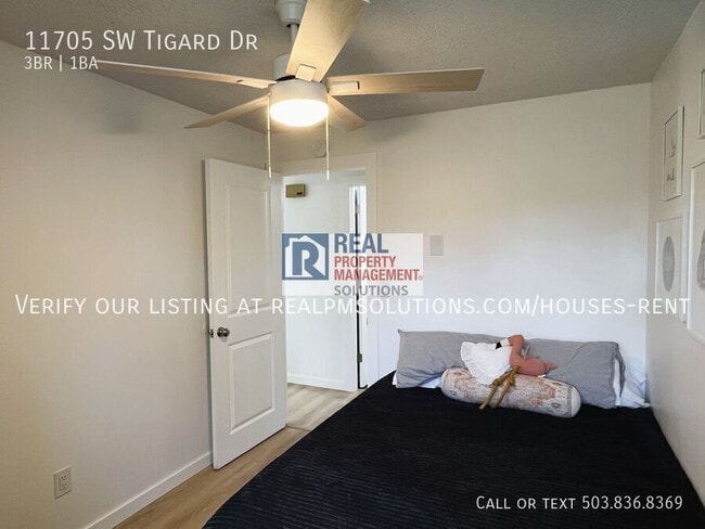 Building Photo - 11705 SW Tigard St