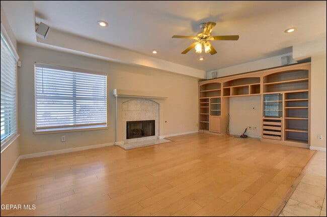 Building Photo - 6123 La Posta Dr