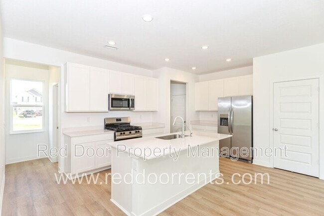 Building Photo - 1564 Mitis St