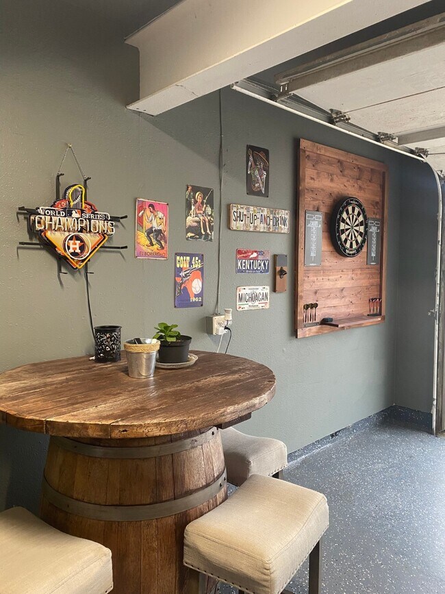 Building Photo - 16 Mariner Village Dr