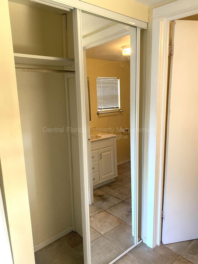 Building Photo - 1233 Virginia Dr