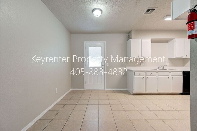 Building Photo - 313 Belmont Dr