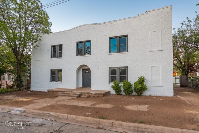 Building Photo - 1849 S 5th St