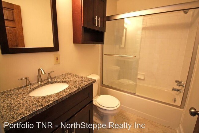 Building Photo - 694 Kerr St