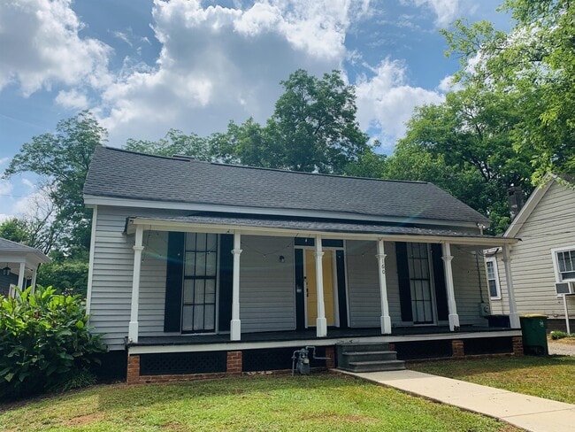 Building Photo - 160 Lyndon Ave