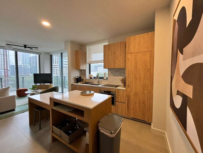 Building Photo - 11 NE 6th St