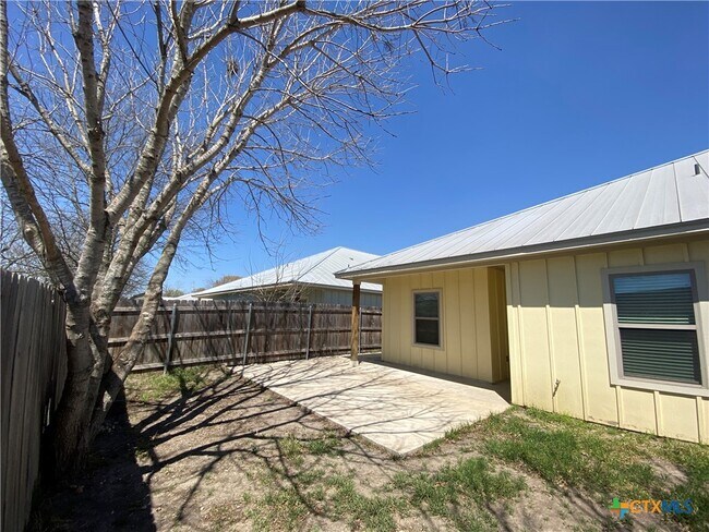 Building Photo - 1020 Mellow Breeze