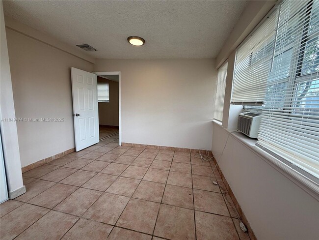 Building Photo - 641 N 70th Ave