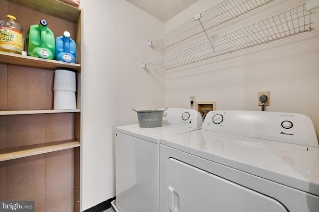 Building Photo - 700 Orchard Overlook Orch