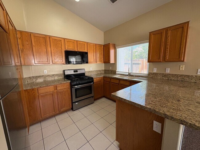 Building Photo - 7110 Rogue River Dr