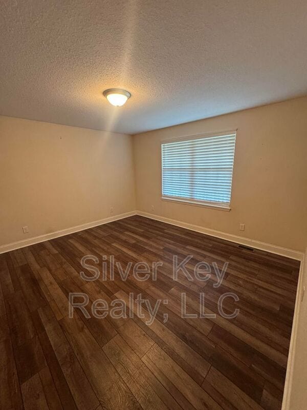 Building Photo - 506 Dixon Ave