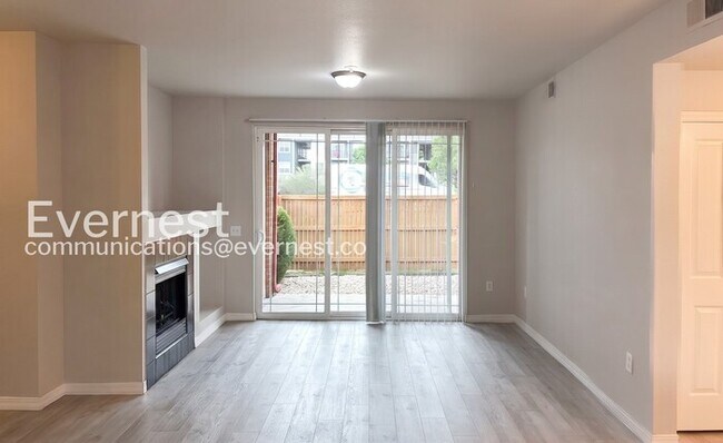 Building Photo - 3 Bed & 2 Bath Condo in Fort Collins / Coming Soon!