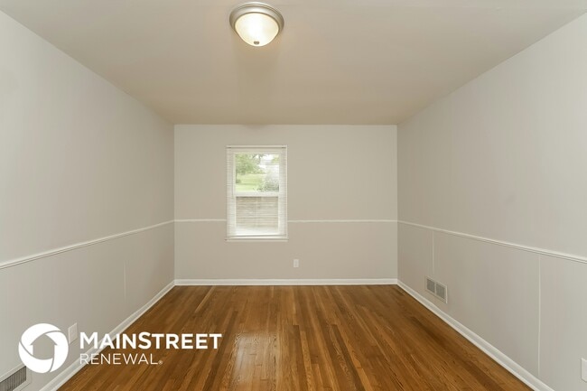 Building Photo - 1739 Mountain Dr