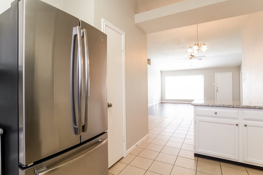 Building Photo - 23715 Prairie Bird Dr