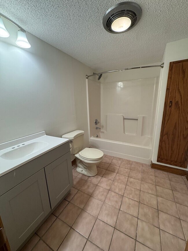 Building Photo - 257 Ponderosa Cir