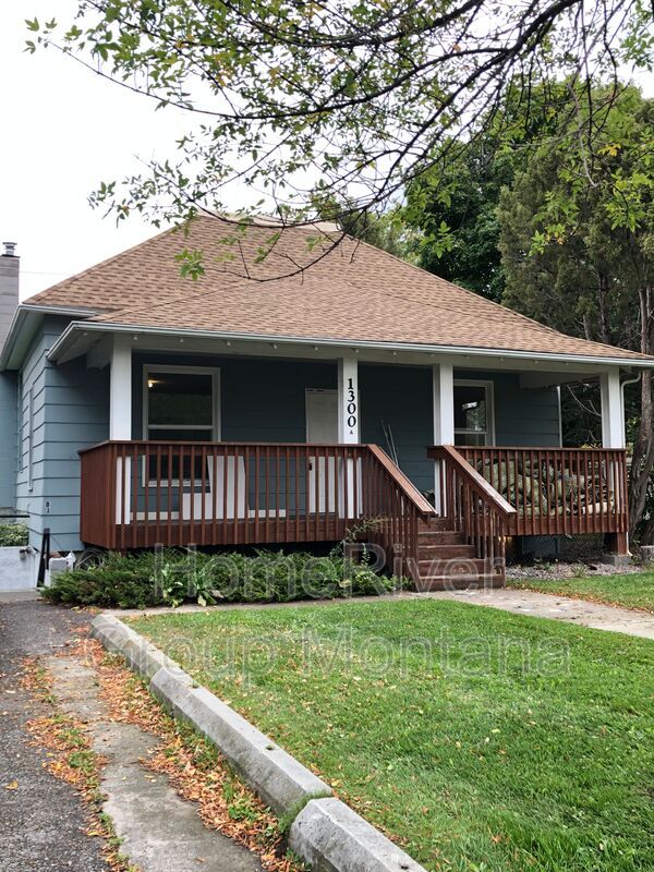 Primary Photo - 1300 Byron St