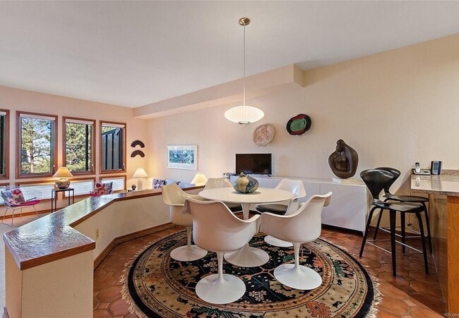Building Photo - Executive 2BR/3BA Condo with Mountain View...