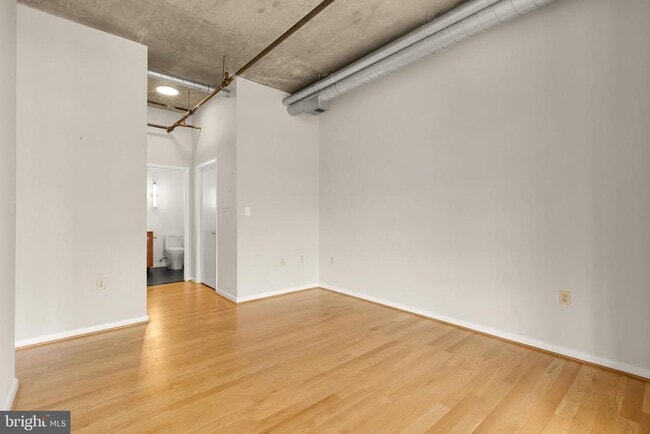 Building Photo - 1300 N St NW