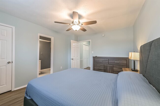 Building Photo - 1415 Ramada Dr