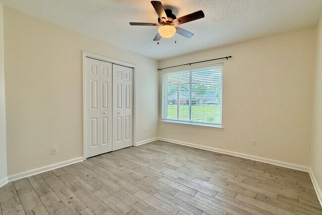 Building Photo - AVAILABLE NOW! (Pet Friendly)