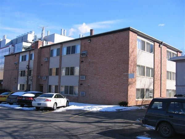 Building Photo - 1015 E Ann St