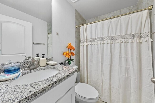 Building Photo - 1013 NE 15th St