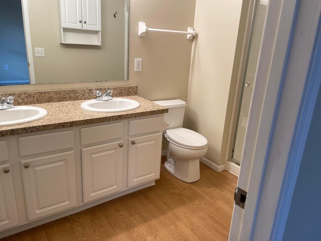 Building Photo - 5967 Canyon Creek Dr