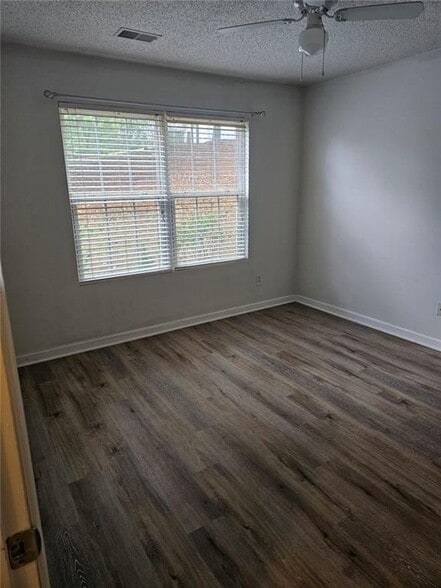 Building Photo - 1406 Flanagan Mill Dr