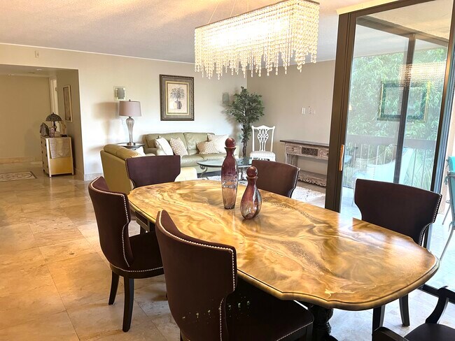 Dining Room - 2455 Lindell Blvd
